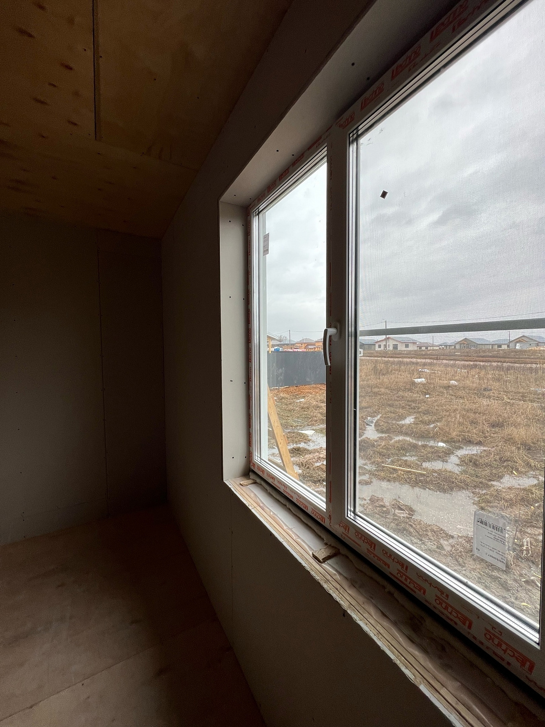 Каркасный дом по проекту «Семейный» с крыльцом и верандой, 121,5 м²